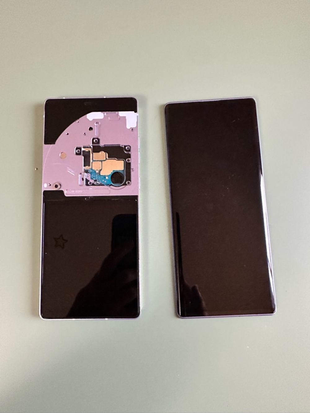 LG Wing FOR PARTS - AS IS - Picture 2 of 7